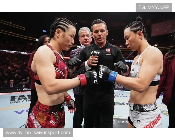 UFC拳手极限拉扯两回合后强势反扑,如何做到逆袭?
